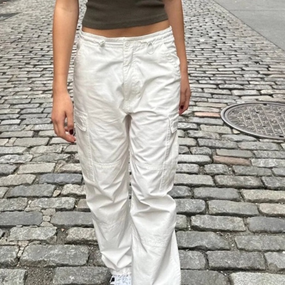 Like New Brandy Melville White Cargo Pants
